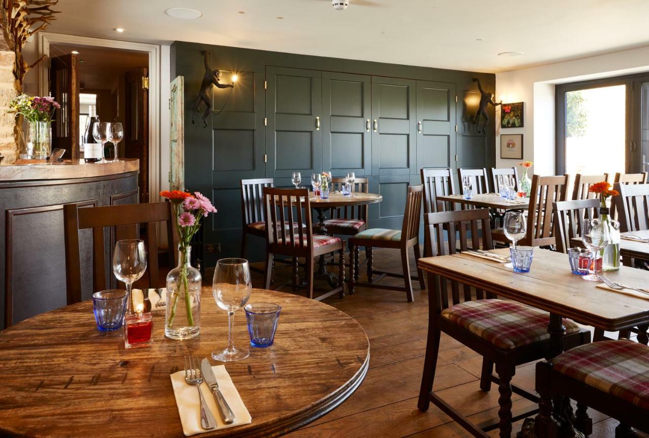 The George Inn Barford St Michael 외부 사진 The interior of the restaurant
