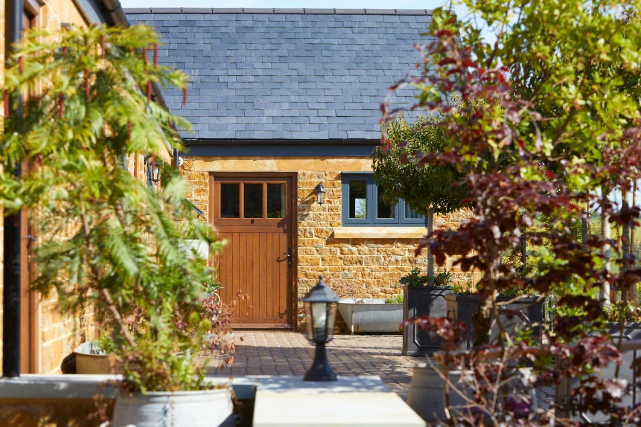 The George Inn Barford St Michael 외부 사진 The stable courtyard